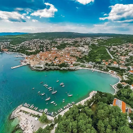 3 Bedroom Lovely In Feriehus Malinska